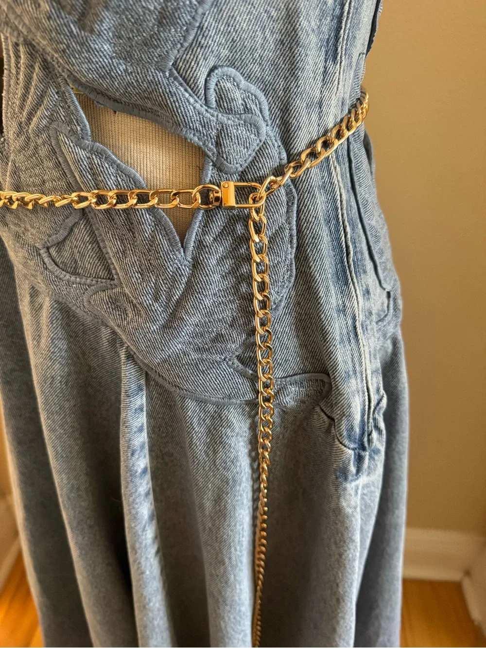 Gold Straw Crossbody Bag with Chain Strap